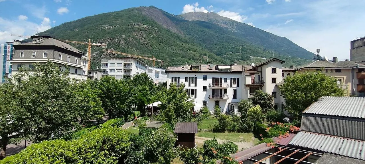 Bernina Station Center Apartment - Tirano