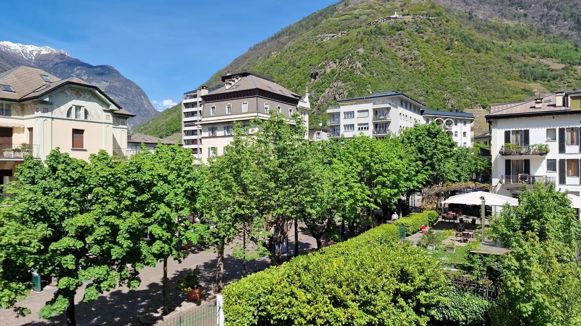 Bernina Station Center Apartment - Tirano 0*,  Italië